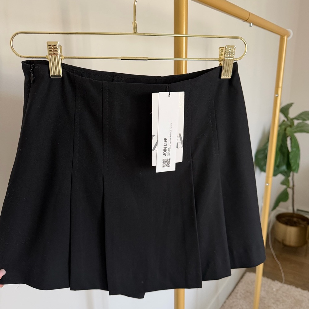 Zara Black Pleated Mini Skort
